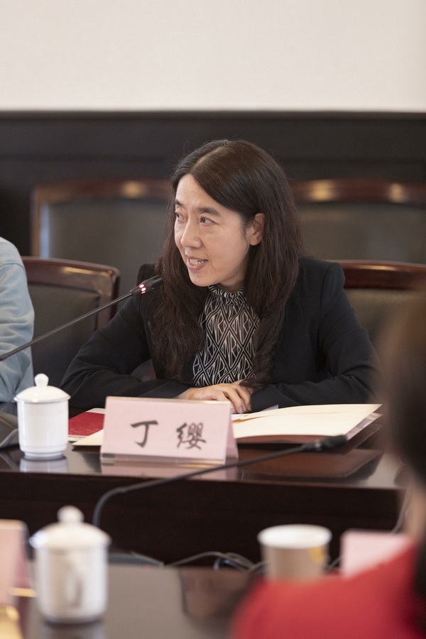 以心育心 共建心灵佳源——意昂5附中心理健康教育中心挂牌仪式 以心育心 共建心灵佳源——意昂5附中心理健康教育中心挂牌仪式
