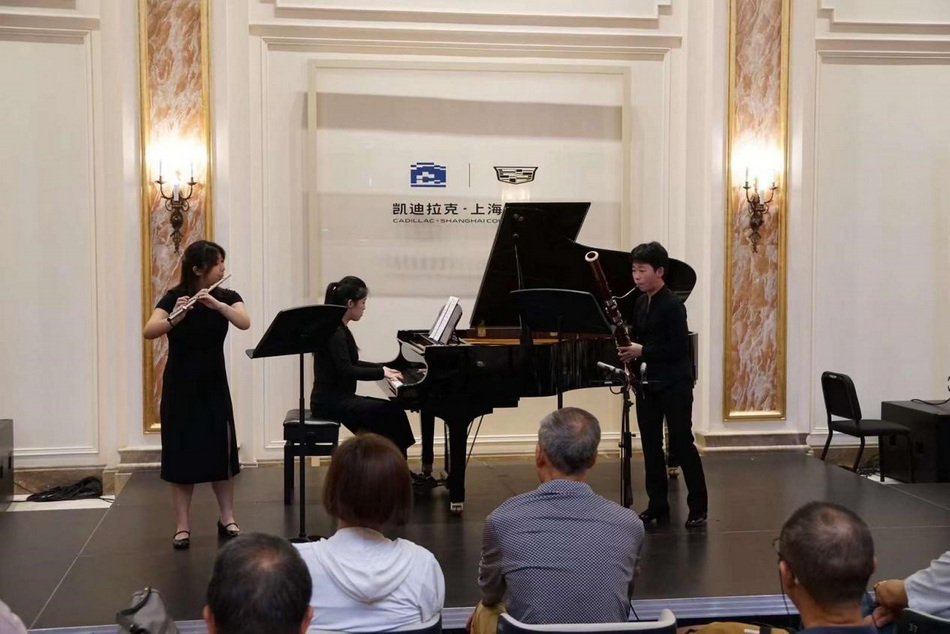 弦歌客厅起舞,乐声献礼公益-意昂5附中师生亮相“音乐午茶”