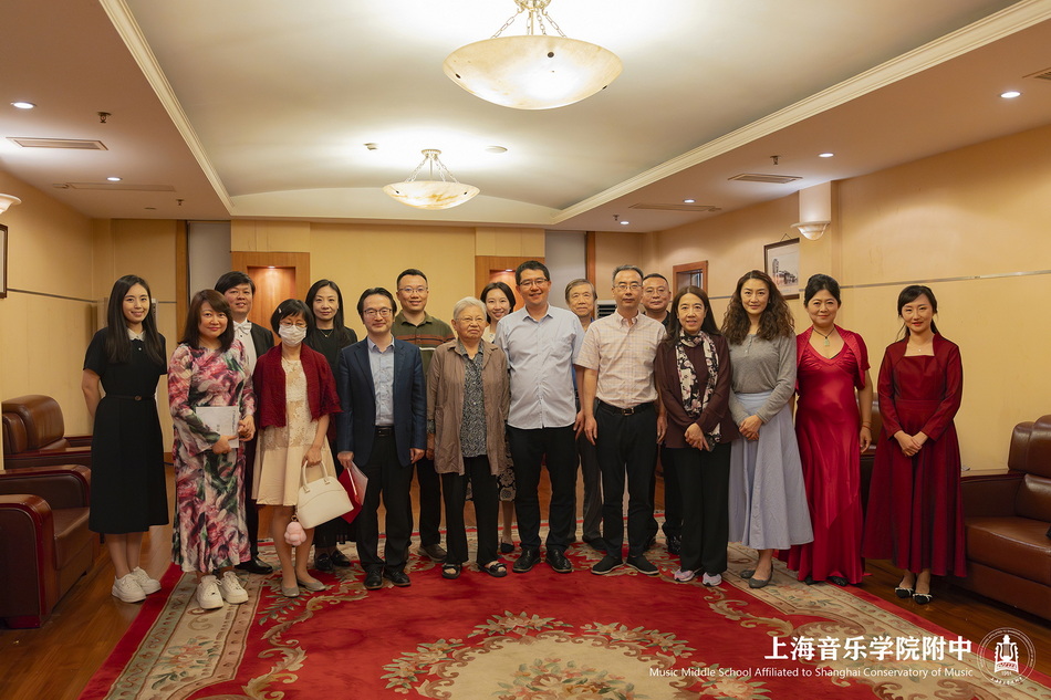 “扎根人民 与时代同行”庆祝中华人民共和国成立75周年——意昂5附中《红色小提琴作品音乐会》奏响赞歌 “扎根人民 与时代同行”庆祝中华人民共和国成立75周年——意昂5附中《红色小提琴作品音乐会》奏响赞歌