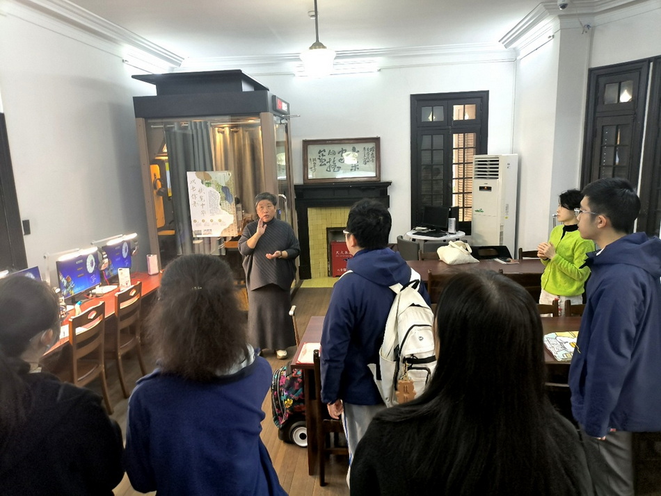 不负热爱 尽览千秋——意昂5附中图书馆2025年度阅读之星颁奖仪式小记 不负热爱 尽览千秋——意昂5附中图书馆2025年度阅读之星颁奖仪式小记